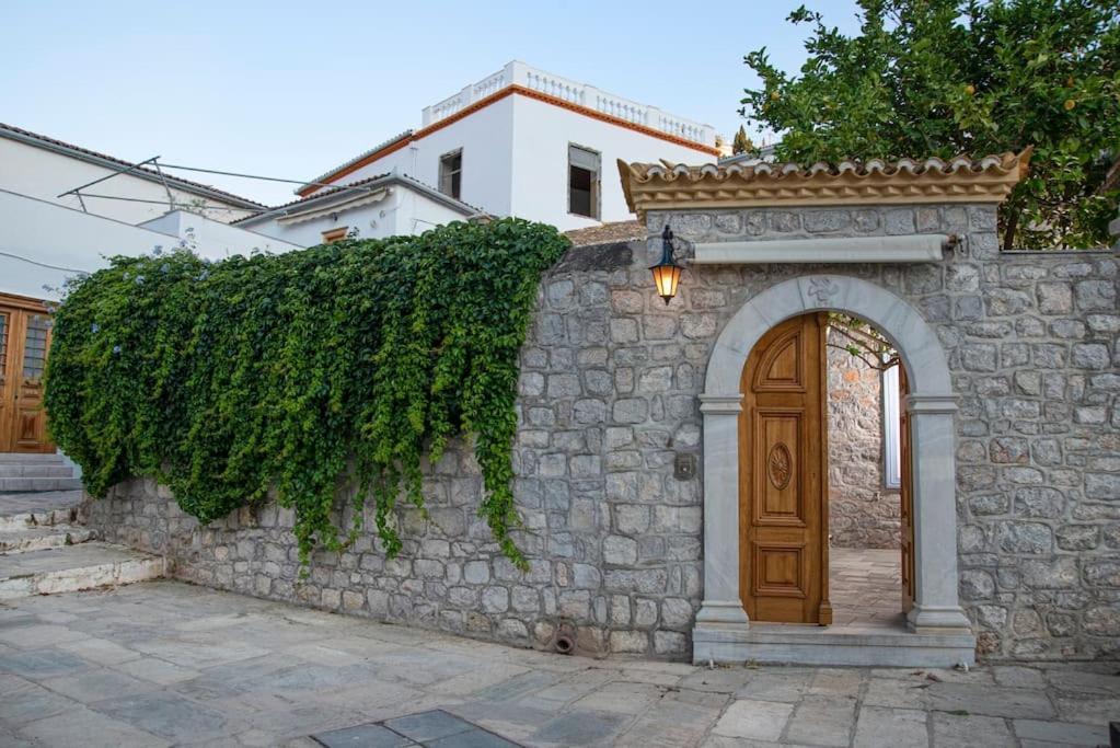 Mansion Eugenie Villa Hydra  Exteriör bild