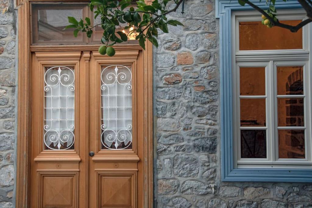 Mansion Eugenie Villa Hydra  Exteriör bild