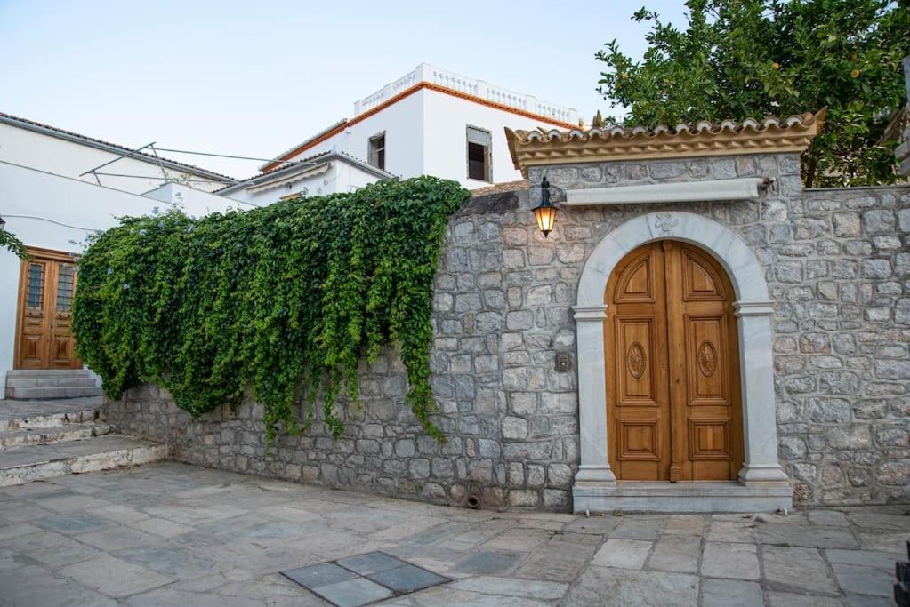 Mansion Eugenie Villa Hydra  Exteriör bild